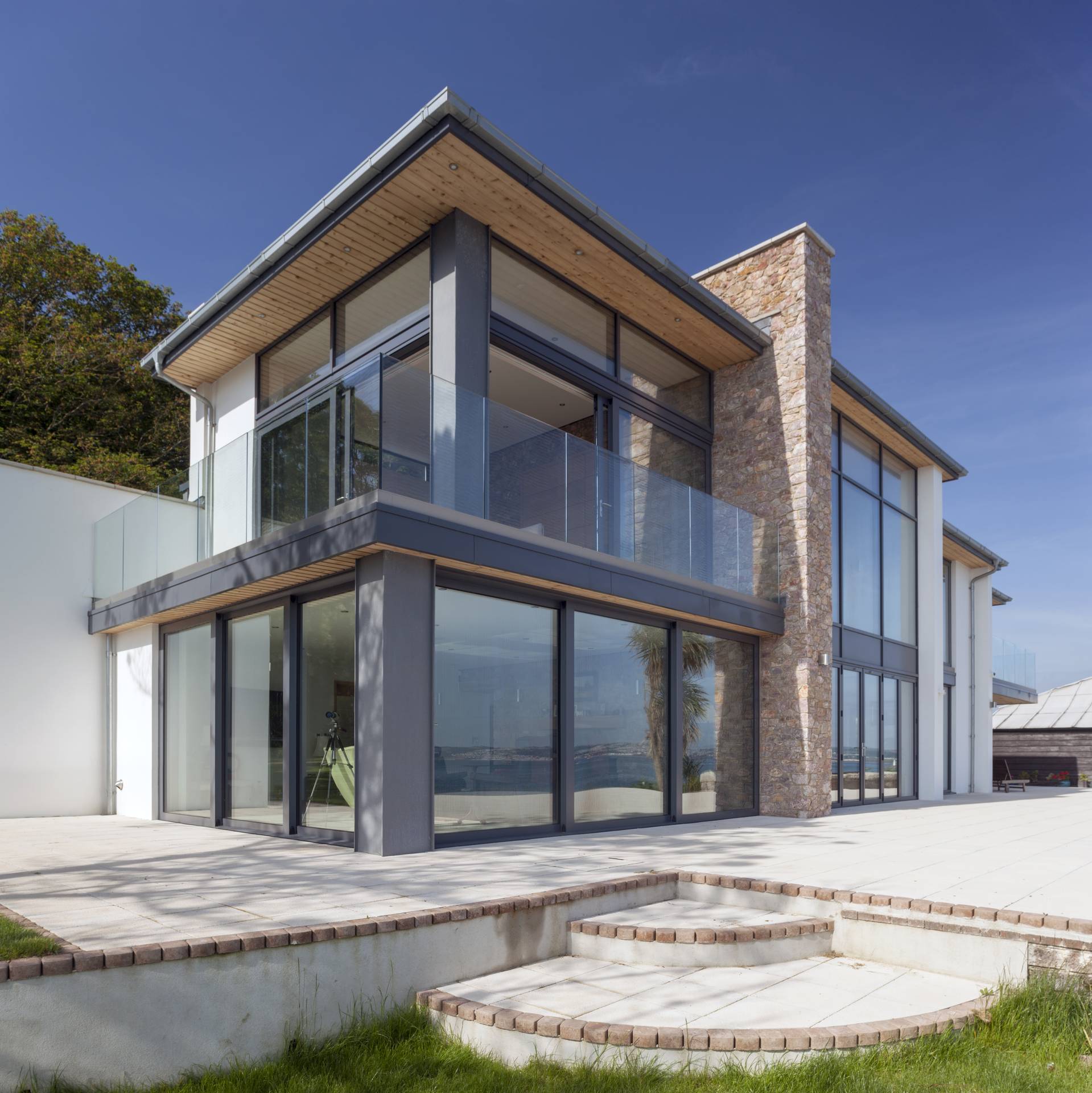 Innovative Designs In Aluminum Patio Doors For Trade